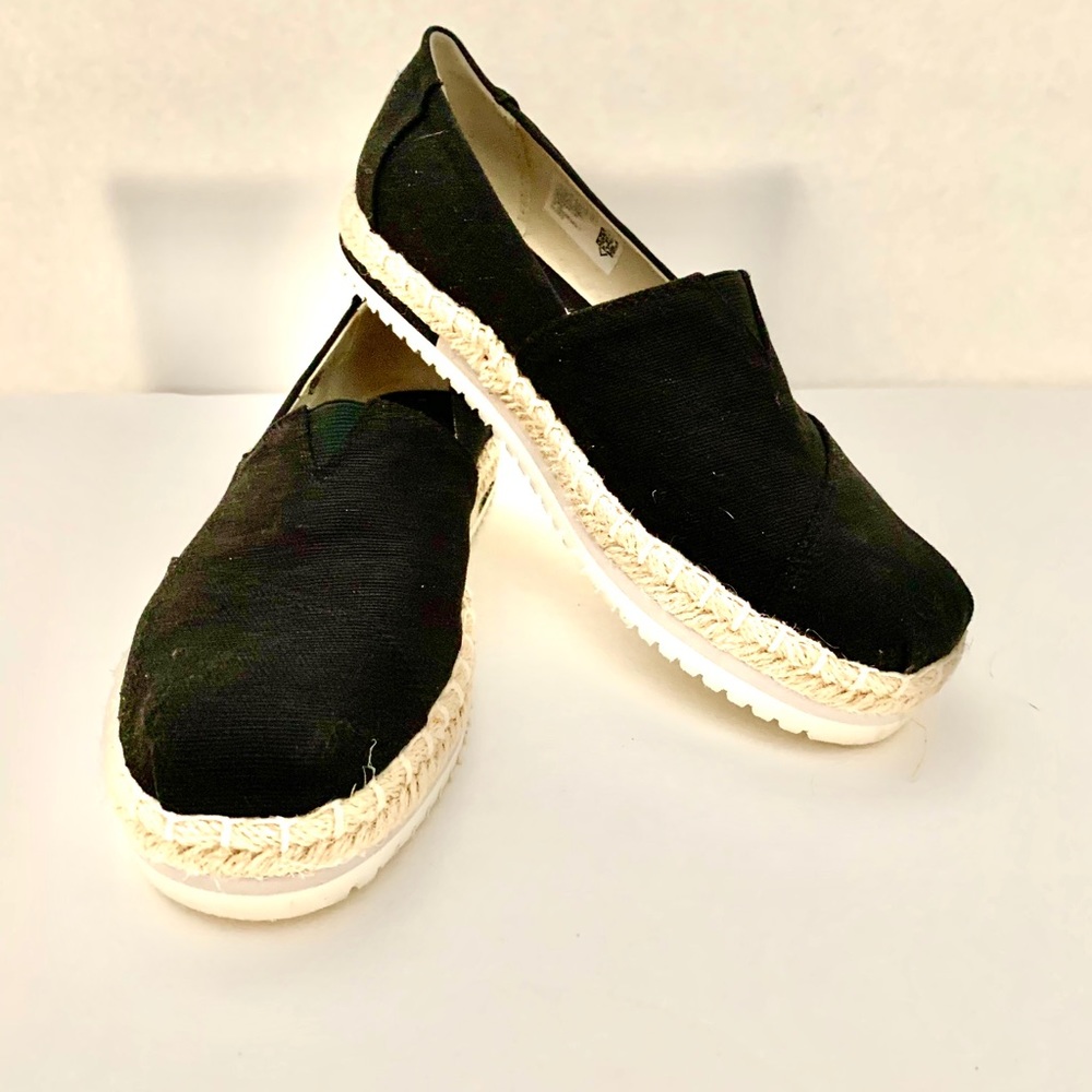 Toms NWT